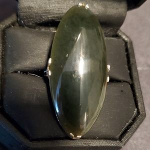 Stunning Sterling Nephrite ring size 7.5